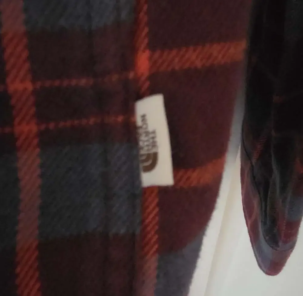 The North Face Arroyo Flannel Shirt Size M Burgundy Blue Plaid Long Sleeve